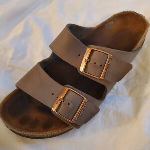 Amputee. Birkenstock Taupe/Brown Sandal Size 9. Left shoe only.
